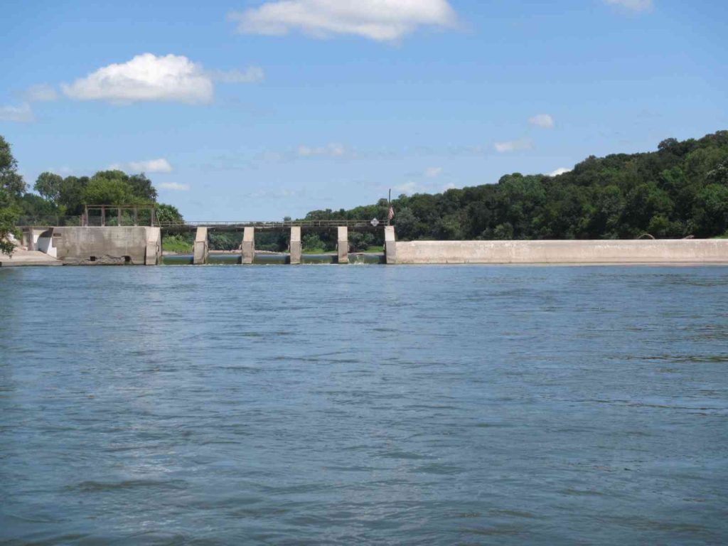 Hydroelectric Dam Des Moines River hydroelectric dam prior to demolition in Fort Dodge, IA