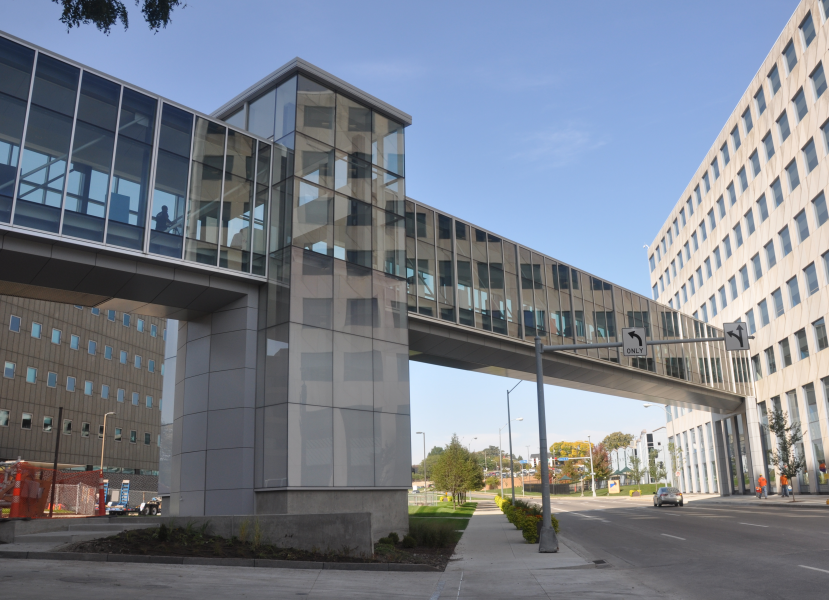 Structures_Gallery5_113.0076.03_PFG_corp2-4_Skywalk (1)